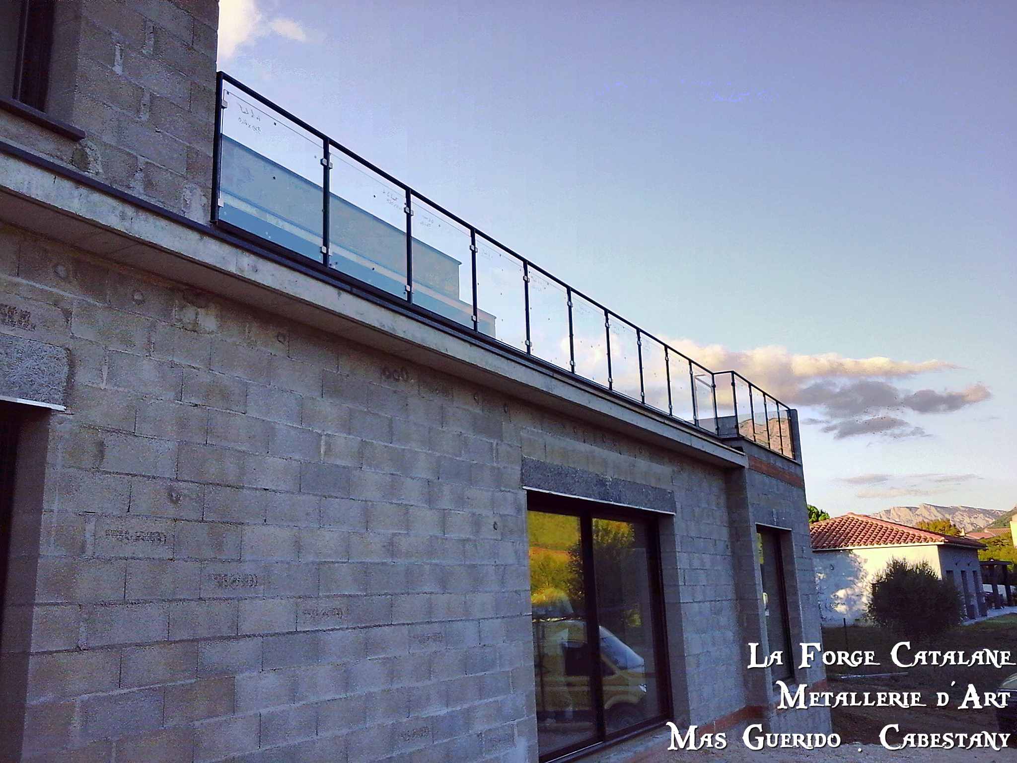 garde corps exterieur avec verre feuillete  forge catalane.jpg